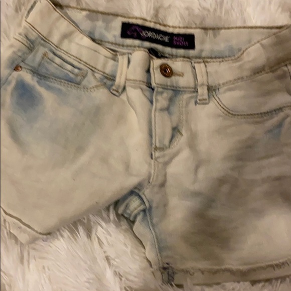 Shorts - Picture 7 of 8